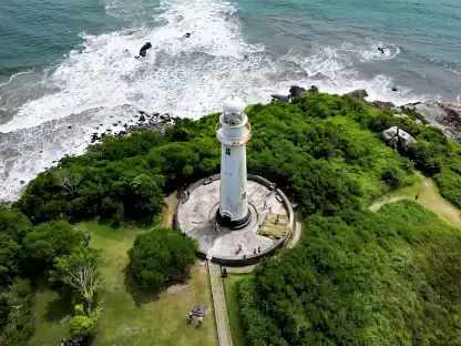 Vista panorâmica do Farol das Conchas na Ilha do Mel