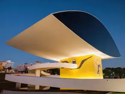 Museu Oscar Niemeyer (MON) iluminado