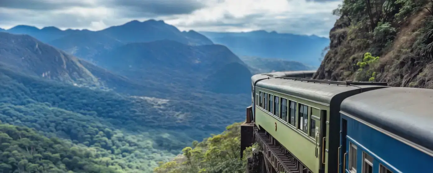 Trem da serra do mar no Viaduto Carvalho